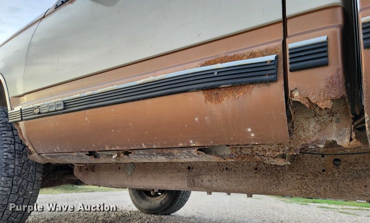 image for item DZ6707 1989 Chevrolet C1500 pickup truck