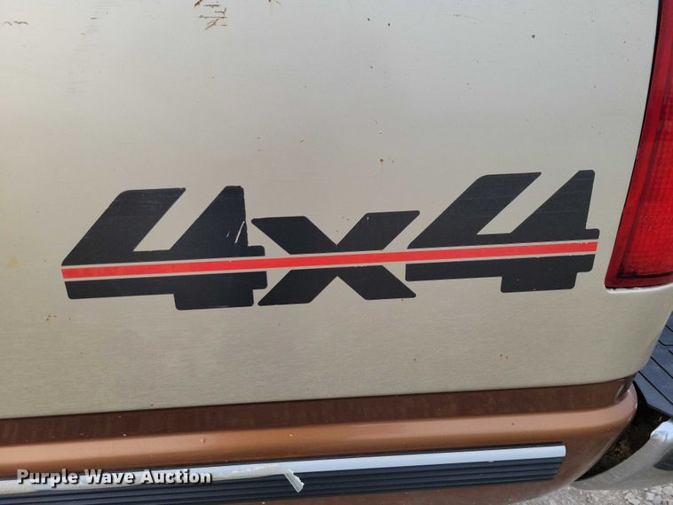 image for item DZ6707 1989 Chevrolet C1500 pickup truck