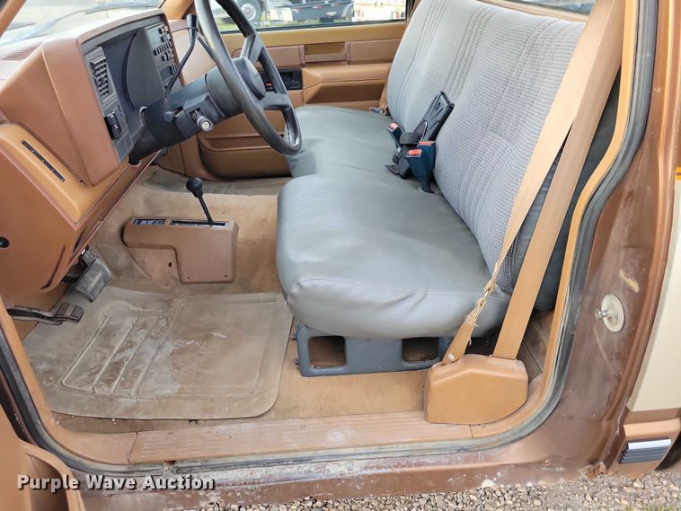 image for item DZ6707 1989 Chevrolet C1500 pickup truck