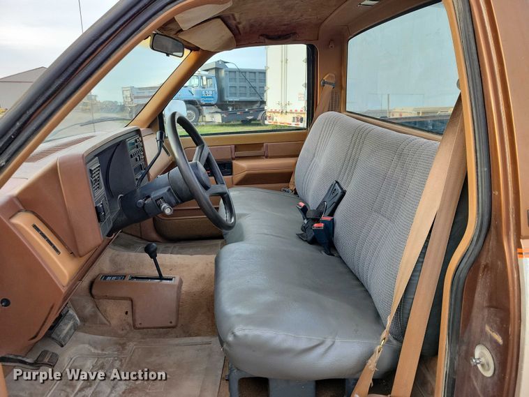 image for item DZ6707 1989 Chevrolet C1500 pickup truck