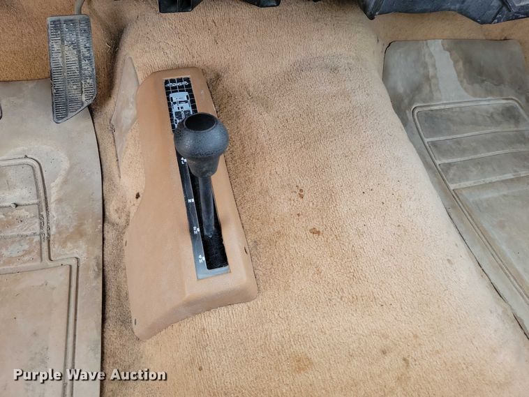 image for item DZ6707 1989 Chevrolet C1500 pickup truck