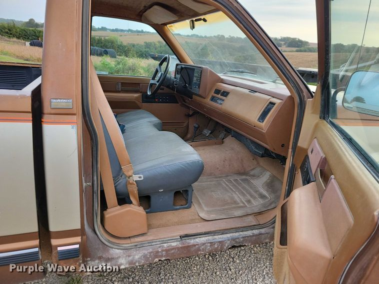 image for item DZ6707 1989 Chevrolet C1500 pickup truck