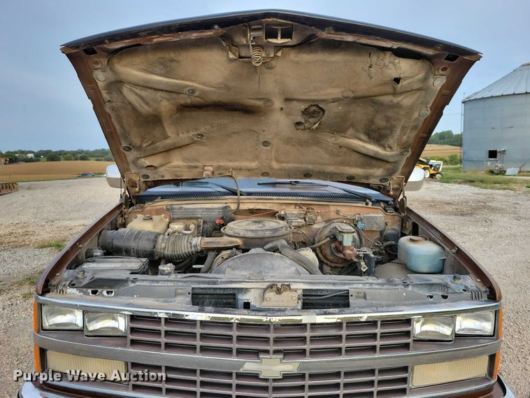image for item DZ6707 1989 Chevrolet C1500 pickup truck