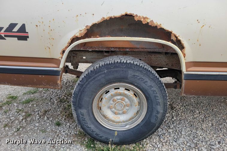 image for item DZ6707 1989 Chevrolet C1500 pickup truck