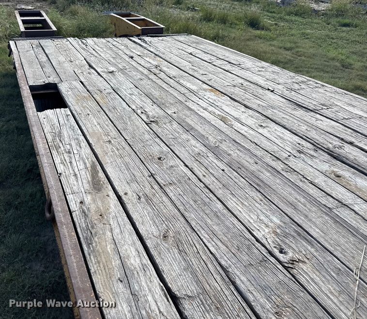 image for item DZ8733 2003 Belshe equipment trailer