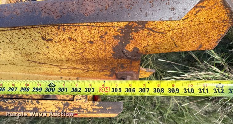 image for item DZ8733 2003 Belshe equipment trailer