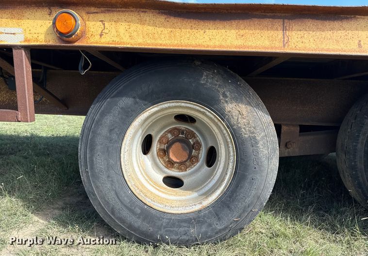 image for item DZ8733 2003 Belshe equipment trailer