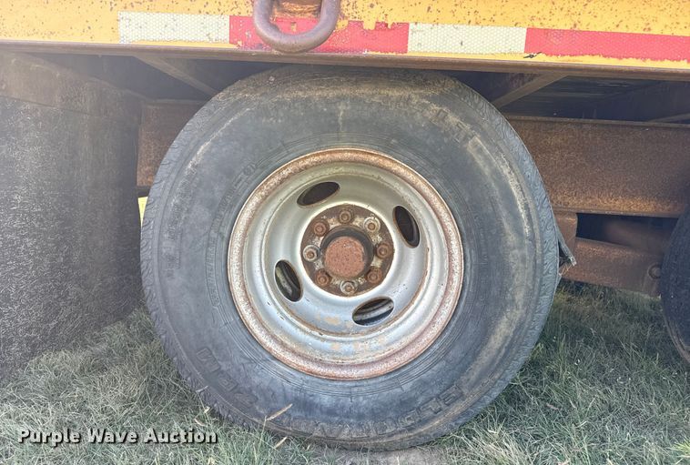 image for item DZ8733 2003 Belshe equipment trailer
