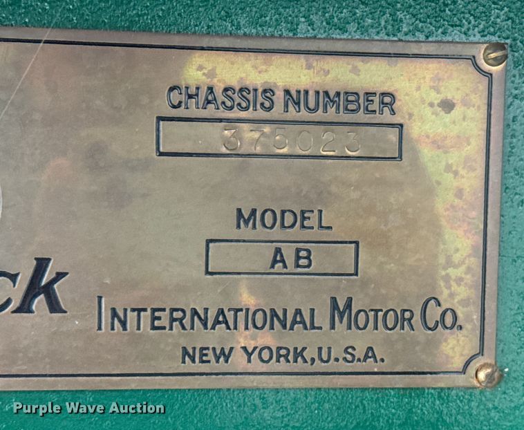 image for item DZ8965 1928 Mack AB flatbed truck