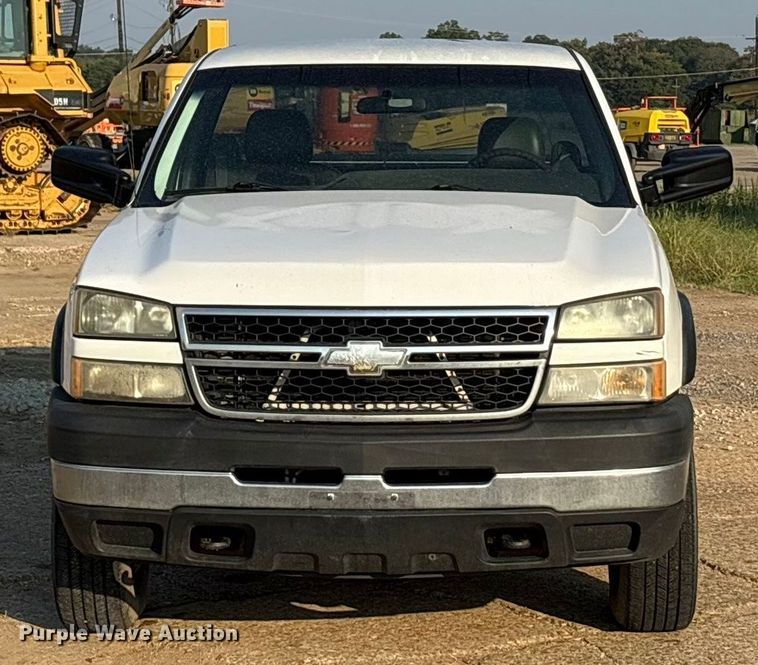 image for item EA7524 2007 Chevrolet Silverado 2500HD pickup truck