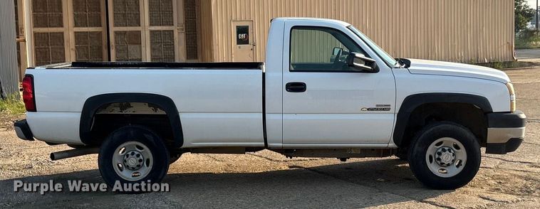 image for item EA7524 2007 Chevrolet Silverado 2500HD pickup truck
