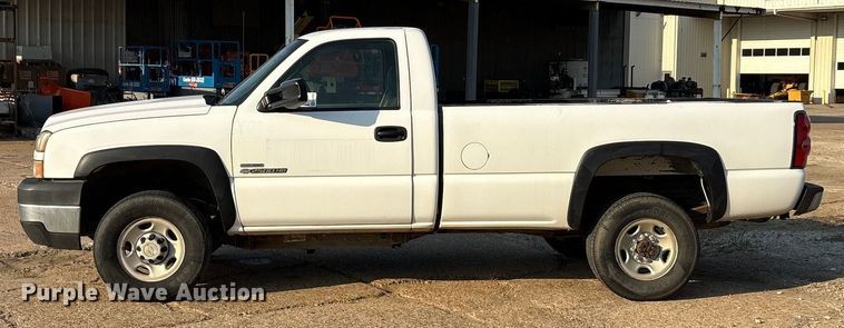 image for item EA7524 2007 Chevrolet Silverado 2500HD pickup truck