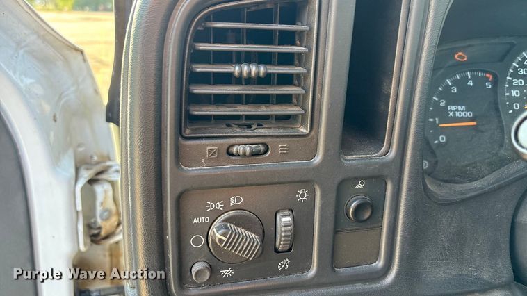 image for item EA7524 2007 Chevrolet Silverado 2500HD pickup truck