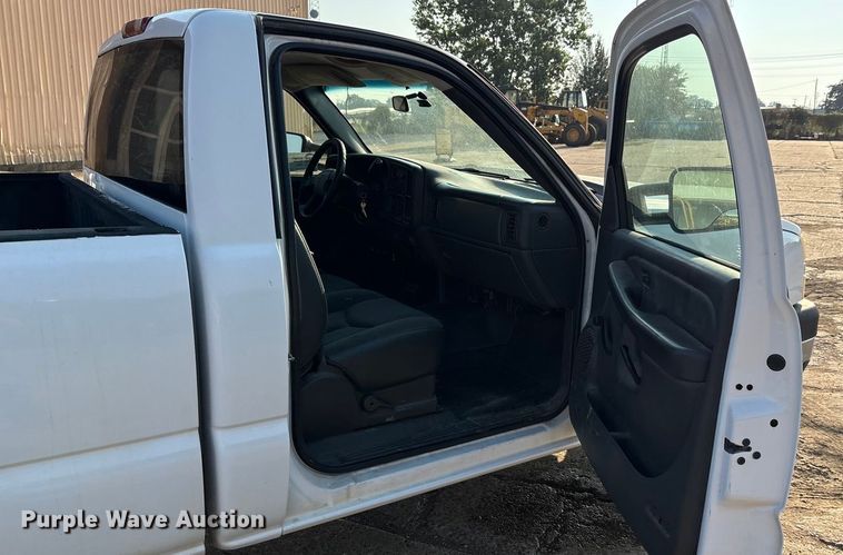 image for item EA7524 2007 Chevrolet Silverado 2500HD pickup truck