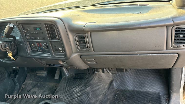 image for item EA7524 2007 Chevrolet Silverado 2500HD pickup truck