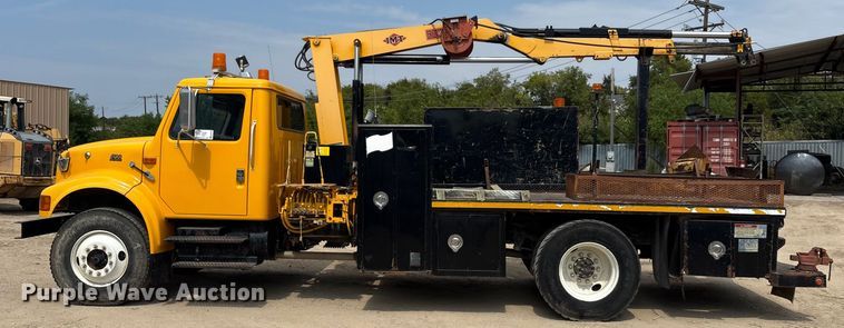 image for item EA7533 1998 International 4700 crane truck