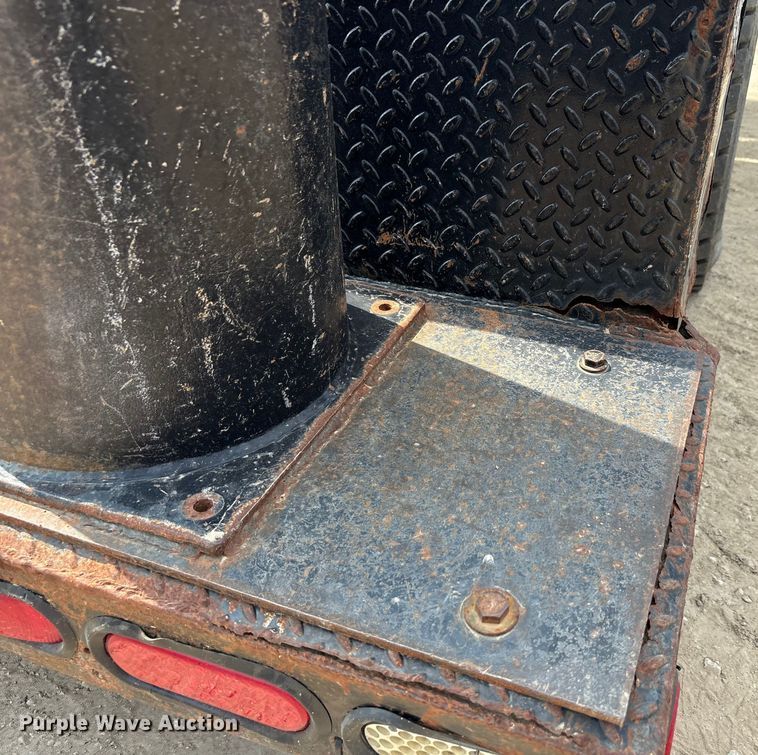 image for item EA7533 1998 International 4700 crane truck