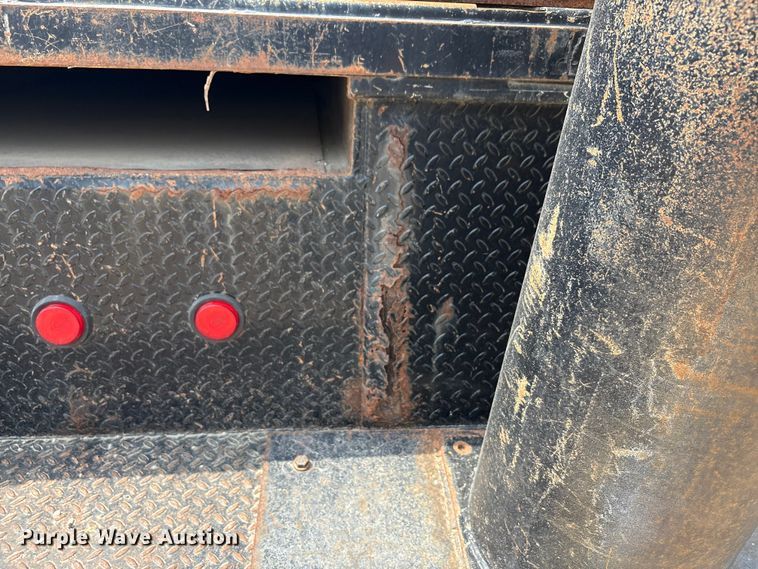 image for item EA7533 1998 International 4700 crane truck