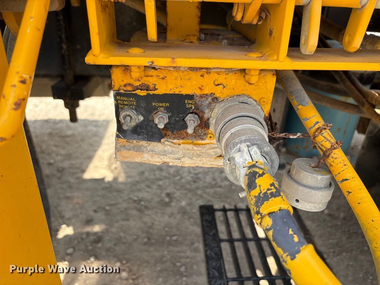 image for item EA7533 1998 International 4700 crane truck