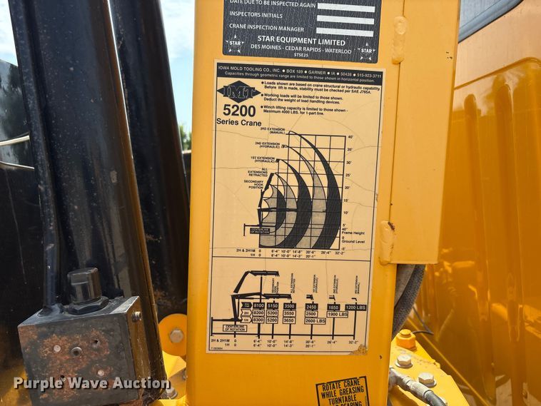 image for item EA7533 1998 International 4700 crane truck