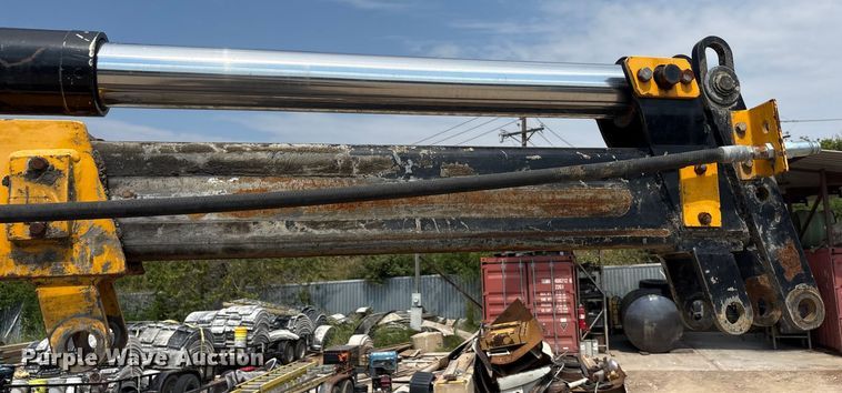 image for item EA7533 1998 International 4700 crane truck