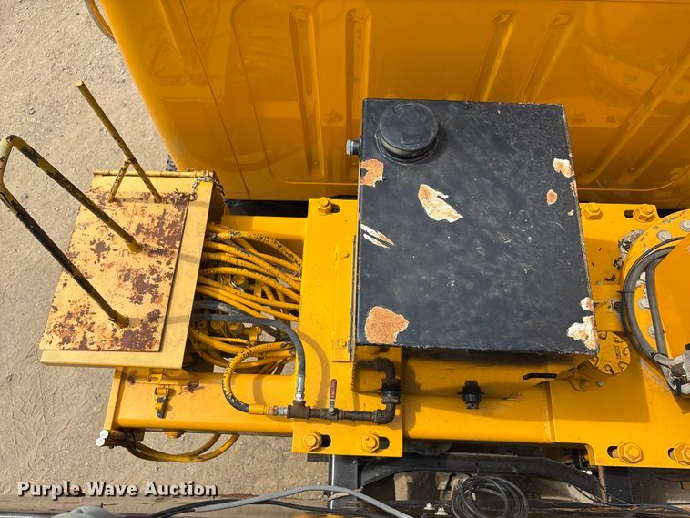 image for item EA7533 1998 International 4700 crane truck