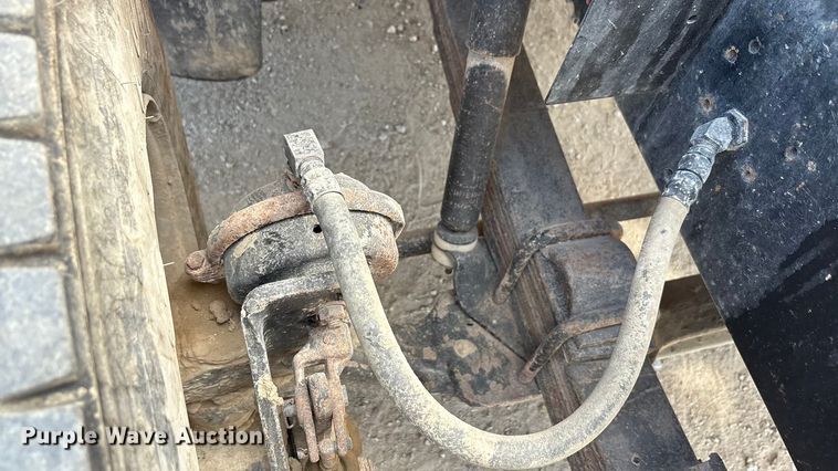 image for item EA7533 1998 International 4700 crane truck