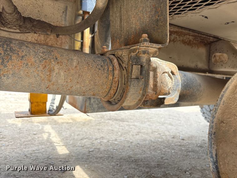 image for item EA7533 1998 International 4700 crane truck