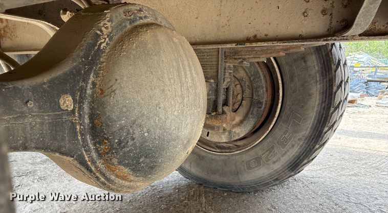 image for item EA7533 1998 International 4700 crane truck