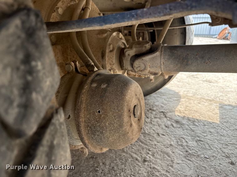 image for item EA7533 1998 International 4700 crane truck