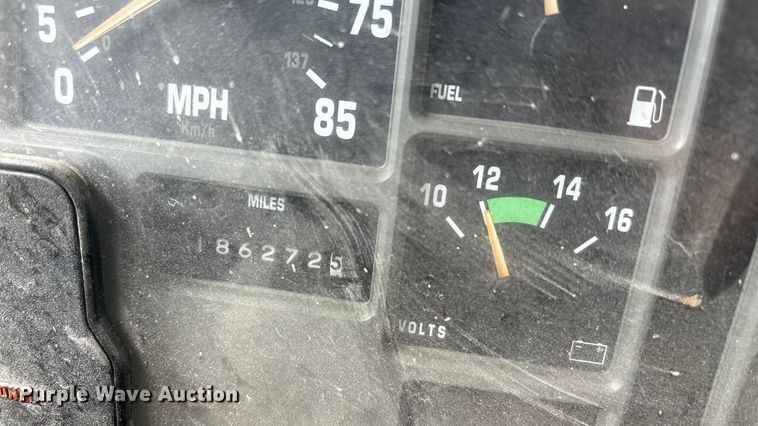 image for item EA7533 1998 International 4700 crane truck