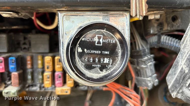 image for item EA7533 1998 International 4700 crane truck