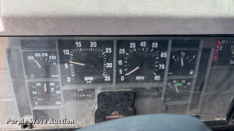 image for item EA7533 1998 International 4700 crane truck