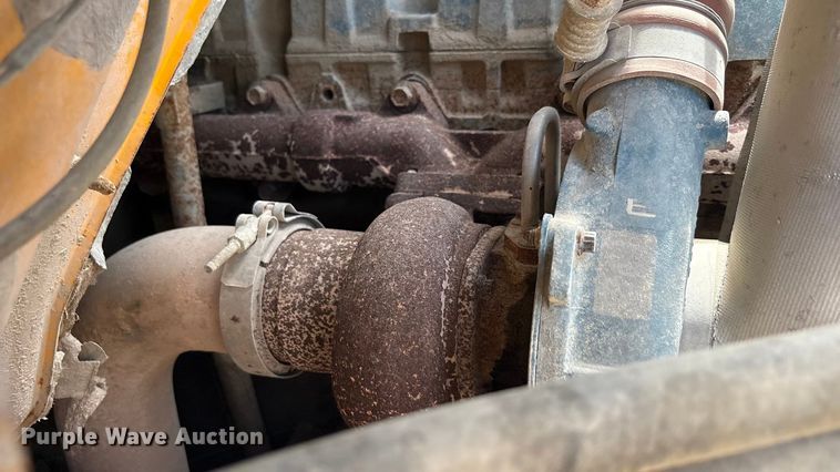 image for item EA7533 1998 International 4700 crane truck