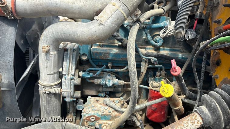 image for item EA7533 1998 International 4700 crane truck