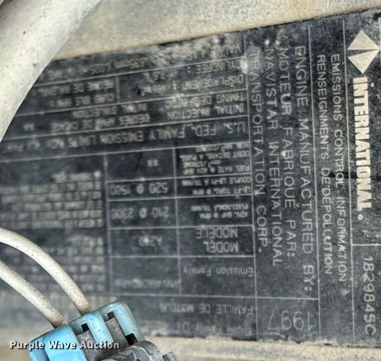 image for item EA7533 1998 International 4700 crane truck