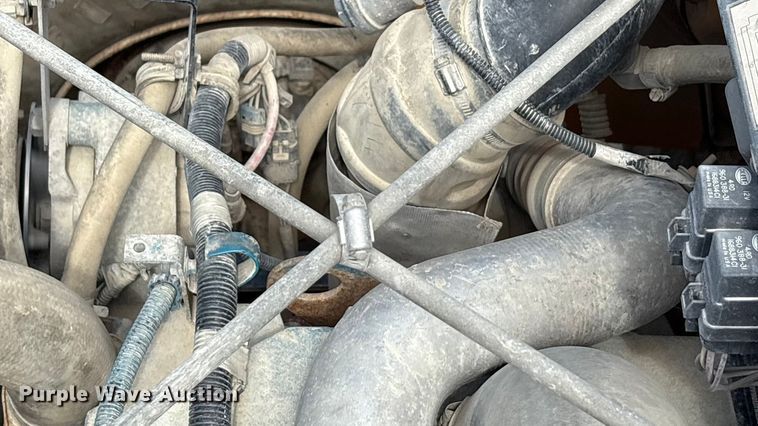 image for item EA7533 1998 International 4700 crane truck