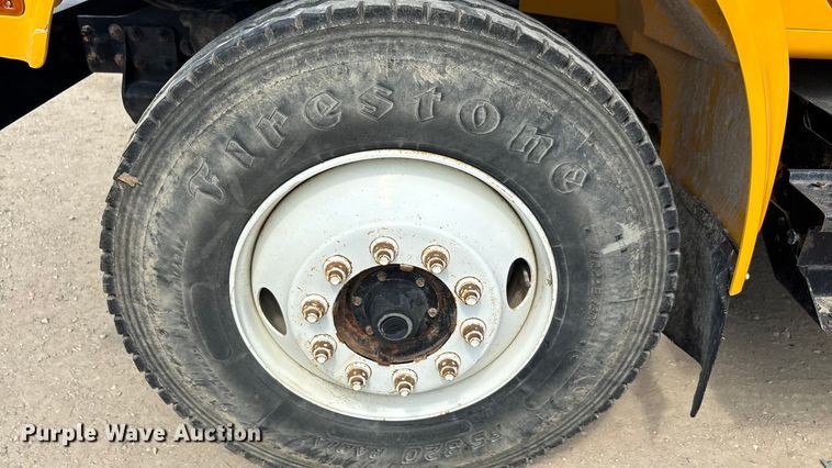 image for item EA7533 1998 International 4700 crane truck