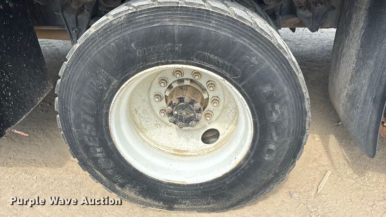 image for item EA7533 1998 International 4700 crane truck