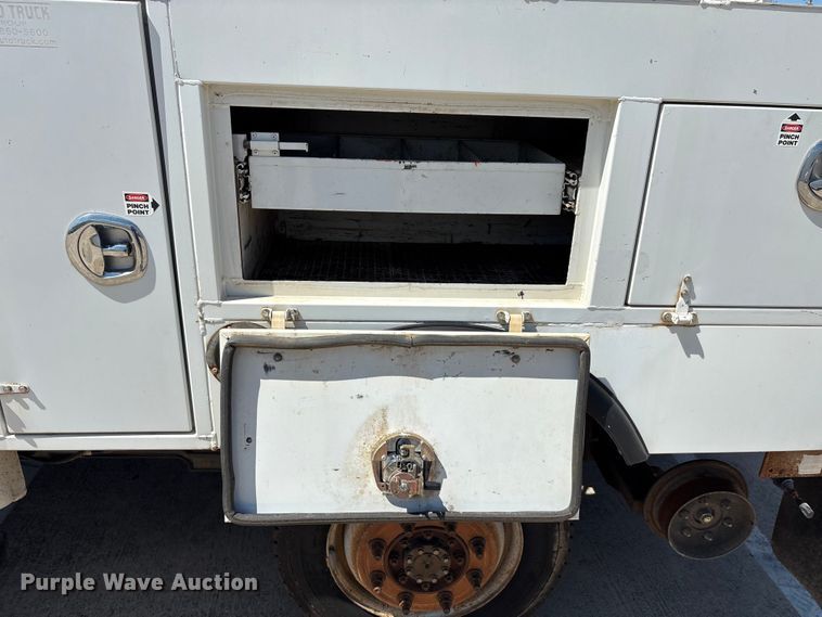 image for item EA7539 2012 Ford F350 Super Duty SuperCab utility bed pickup truck