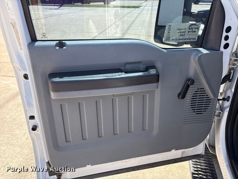 image for item EA7539 2012 Ford F350 Super Duty SuperCab utility bed pickup truck