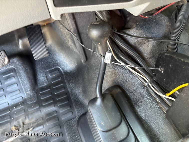 image for item EA7539 2012 Ford F350 Super Duty SuperCab utility bed pickup truck