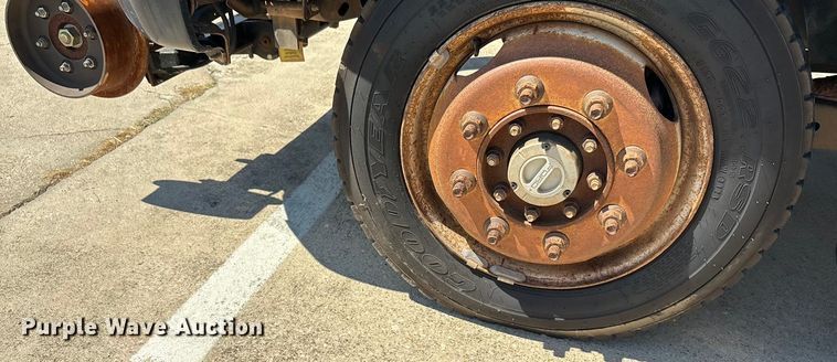 image for item EA7539 2012 Ford F350 Super Duty SuperCab utility bed pickup truck