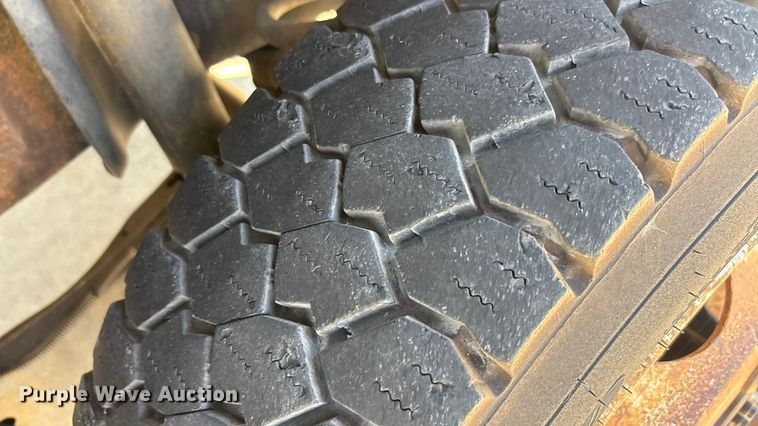 image for item EA7539 2012 Ford F350 Super Duty SuperCab utility bed pickup truck