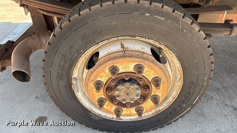 image for item EA7539 2012 Ford F350 Super Duty SuperCab utility bed pickup truck