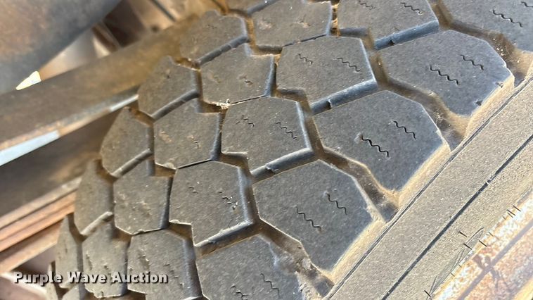 image for item EA7539 2012 Ford F350 Super Duty SuperCab utility bed pickup truck