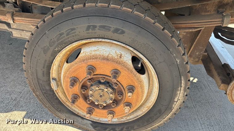 image for item EA7539 2012 Ford F350 Super Duty SuperCab utility bed pickup truck