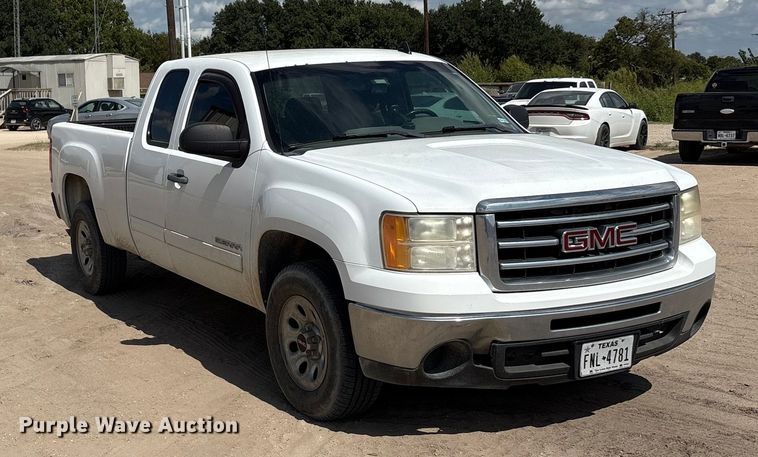 image for item EA7541 2013 GMC Sierra Ext. Cab pickup truck