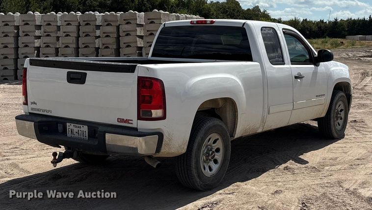 image for item EA7541 2013 GMC Sierra Ext. Cab pickup truck