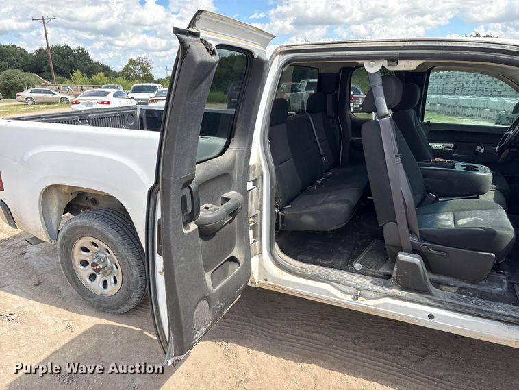 image for item EA7541 2013 GMC Sierra Ext. Cab pickup truck